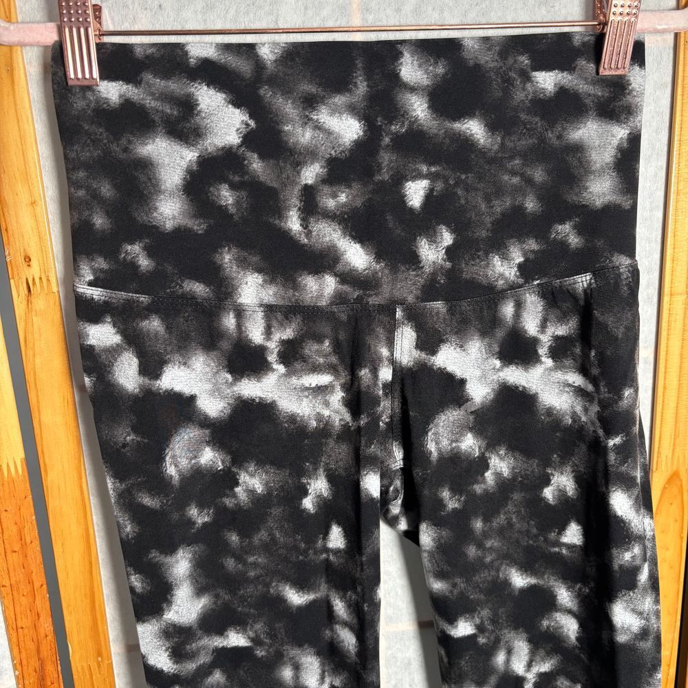 Coco Carmen Womens Medium OMG Printed Black Wide Waistband Leggings Tummy Tuck‎